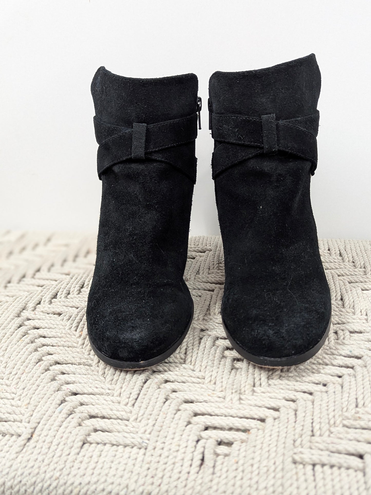 GIANNI BINI Black Suede Buckle Strap Block Heel Ankle Zip Booties Women’s 8.5