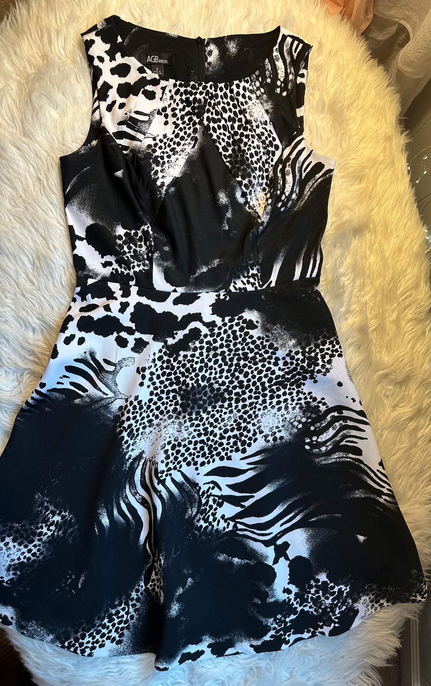 AGB Black White Animal Print Fit & Flare Dress Size 8 – Pleated Front Detail