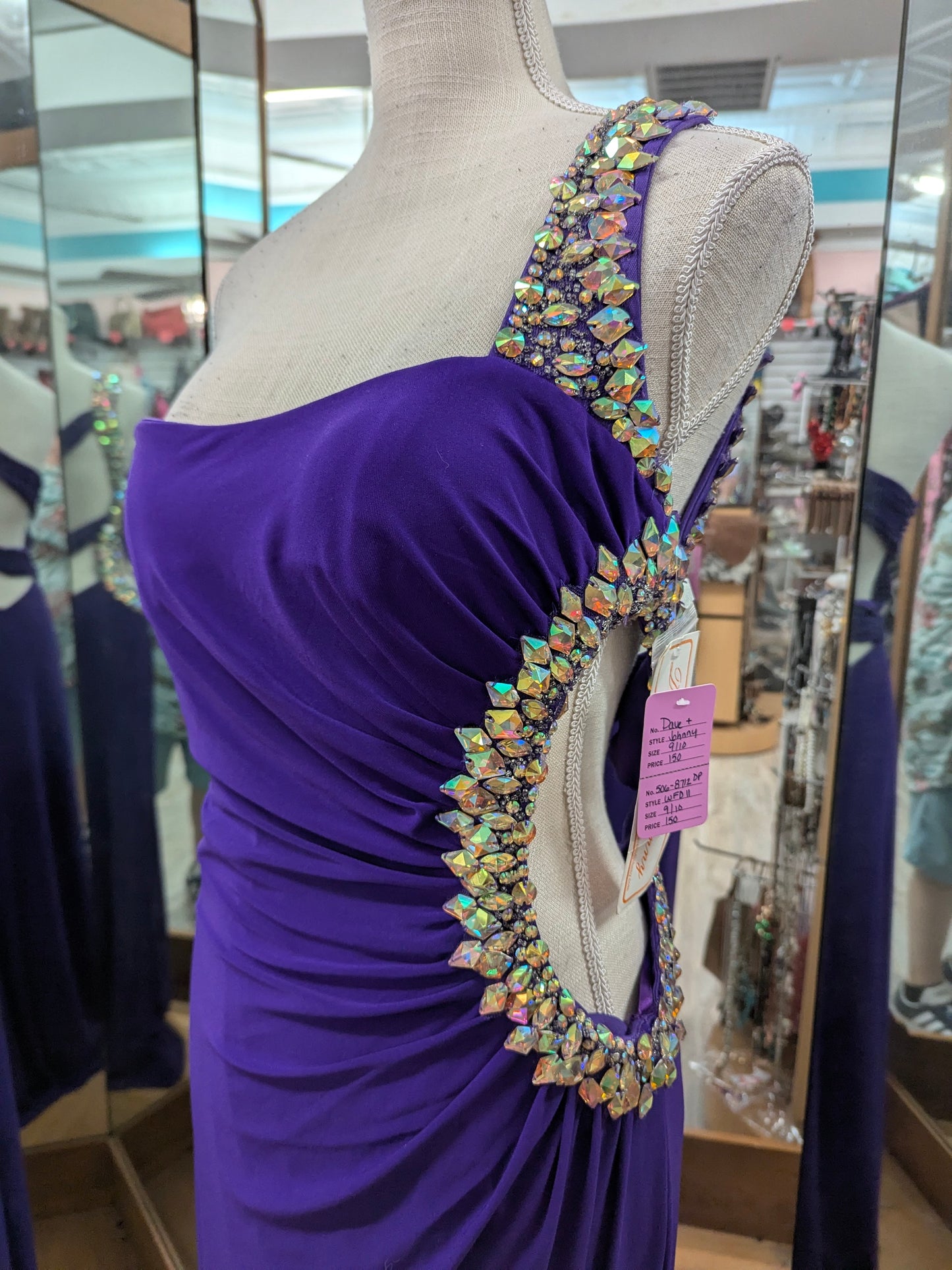 Beautiful Evening Gown/Formal By DAVE & JOHNNY Size 9/10