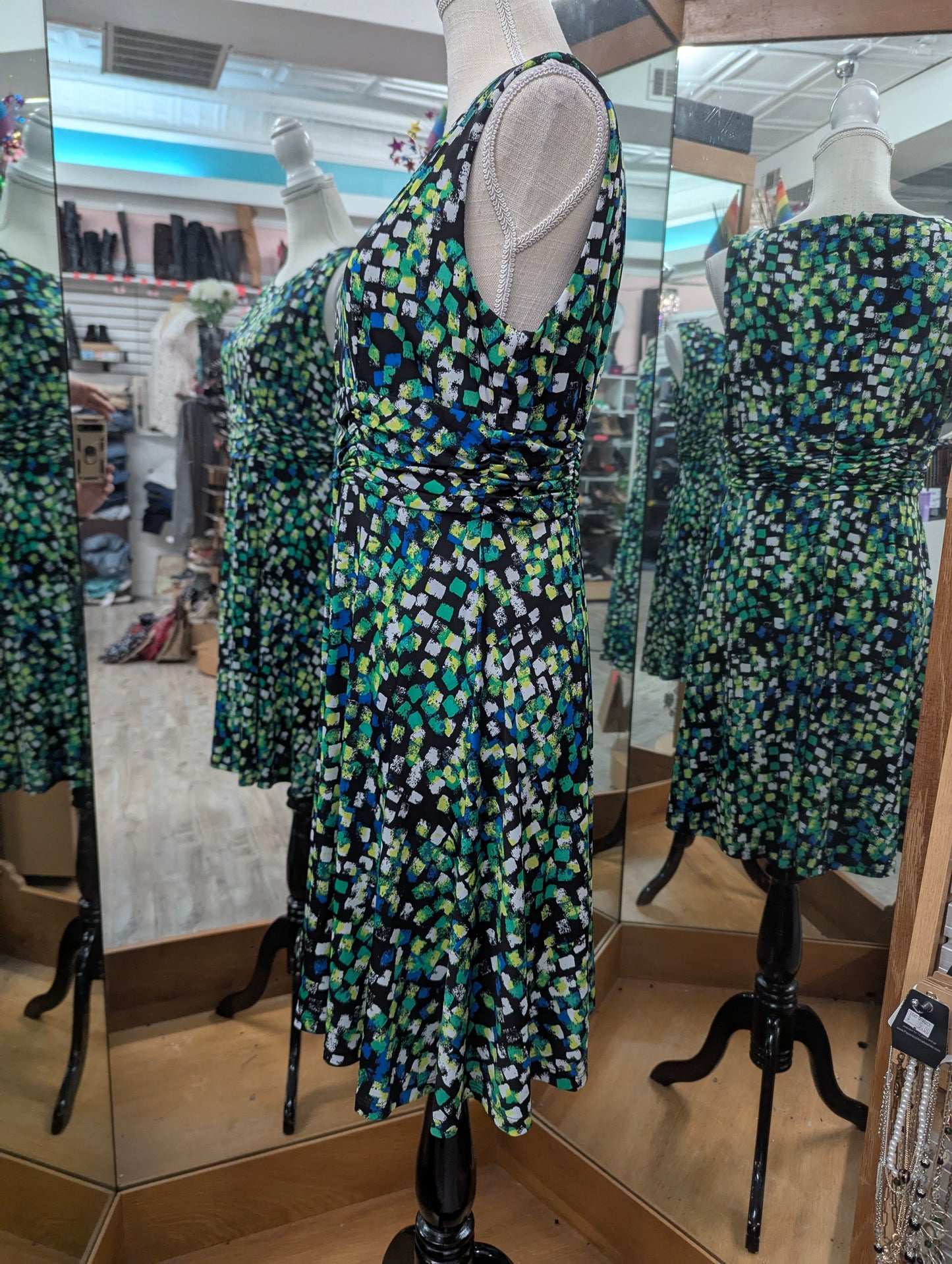 Beautiful EUC Women's Sleeveless Dress By Jessica Howard