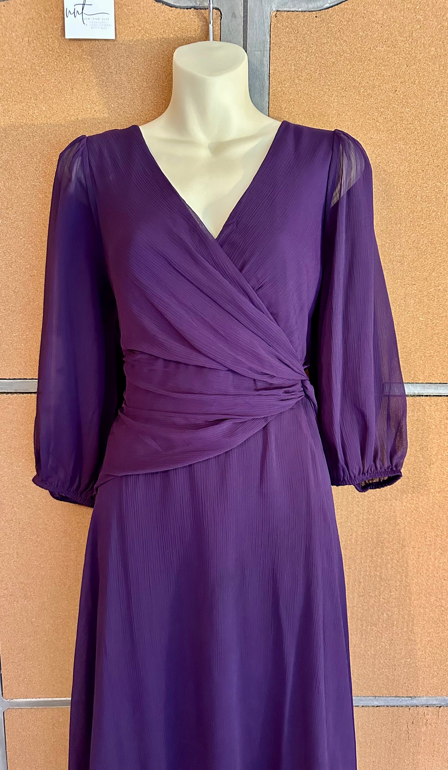 DKNY Purple Chiffon Fit & Flare Midi Dress 3/4 Sleeve Knot Front Sz 14DKNY Purple Chiffon Fit & Flare Midi Dress 3/4 Sleeve Knot Front Sz 14