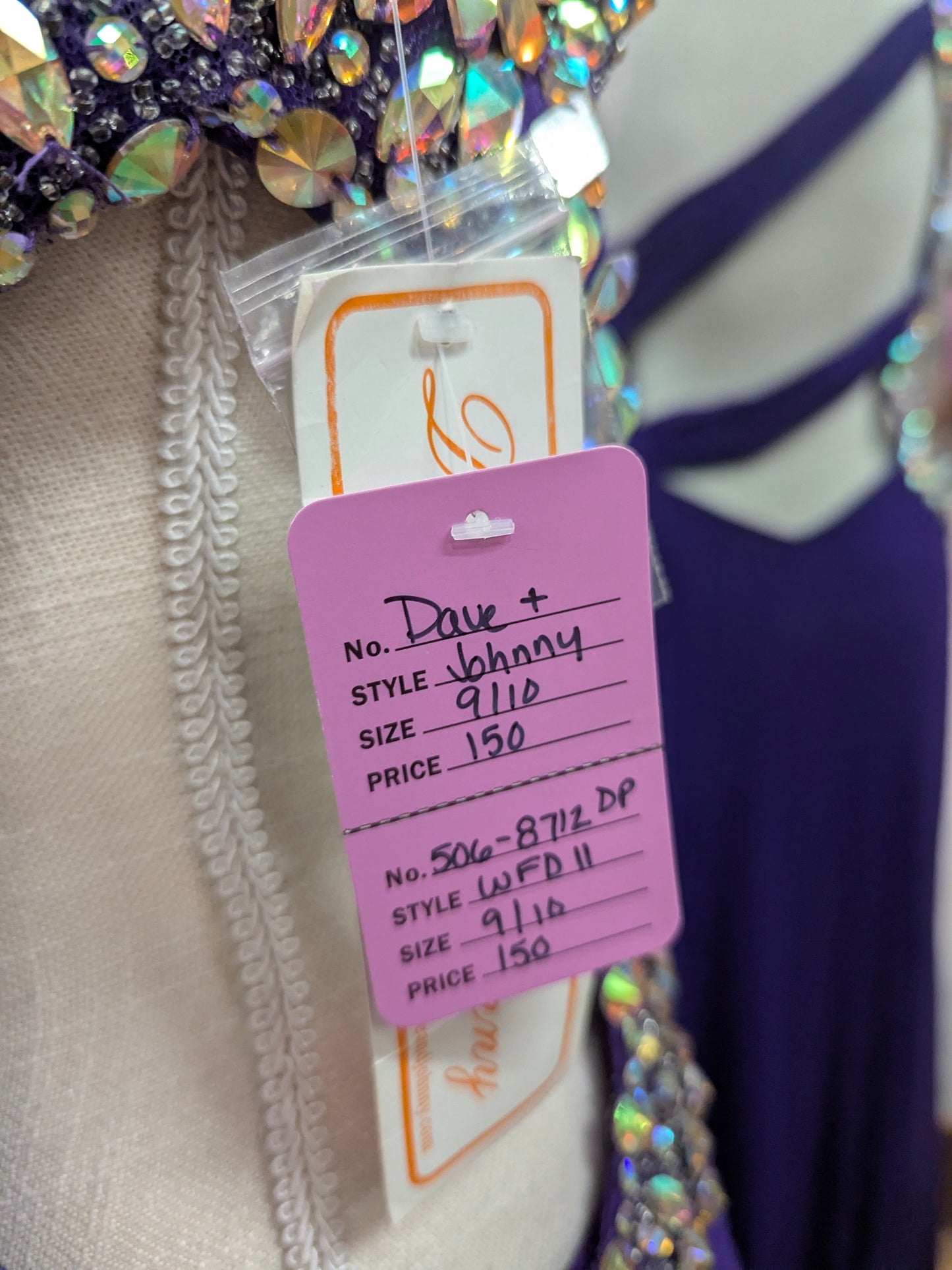 Beautiful Evening Gown/Formal By DAVE & JOHNNY Size 9/10