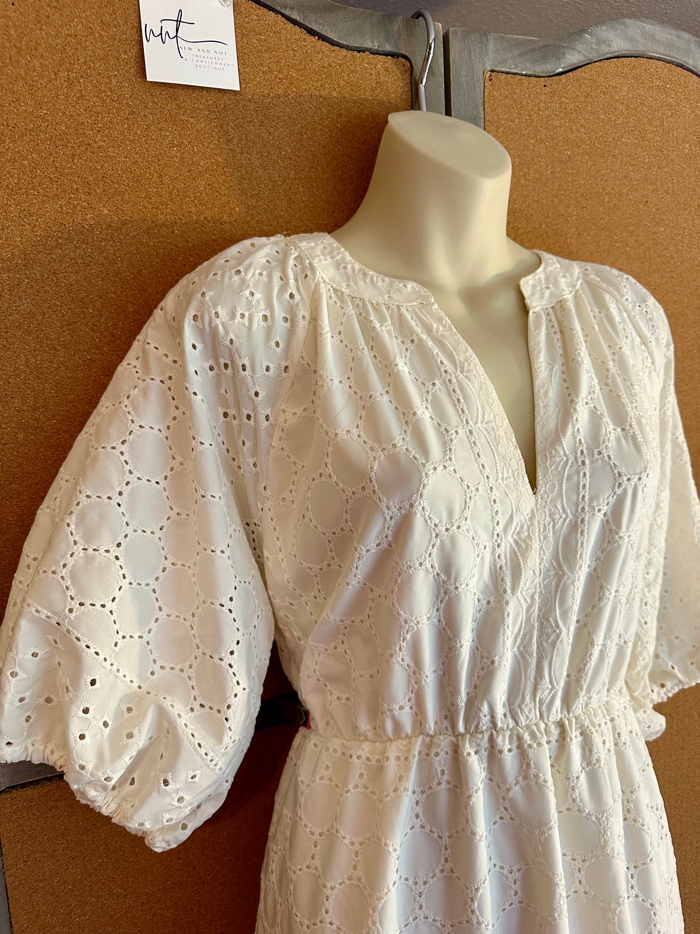 This & That White Eyelet Midi Dress Women’s Large V-Neck ½ Sleeve Tiered Boho