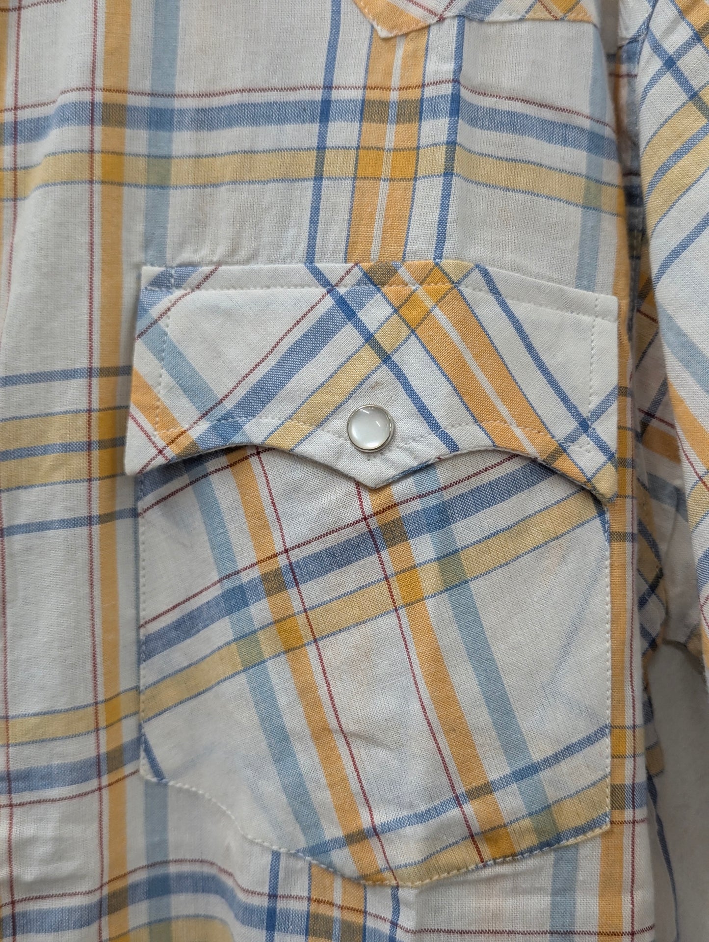 Moda Tech Cream Plaid Pearl Snap Short Sleeve in M