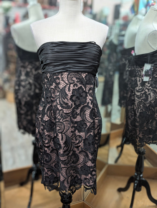 NWT ADRIANNA PAPELL Formal/Cocktail Dress Size 14