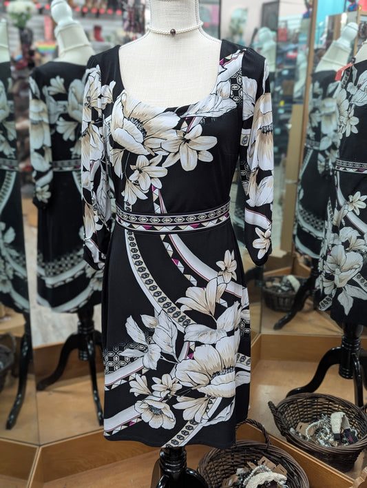 EUC Women's WHITE HOUSE BLACK MARKET Size Small