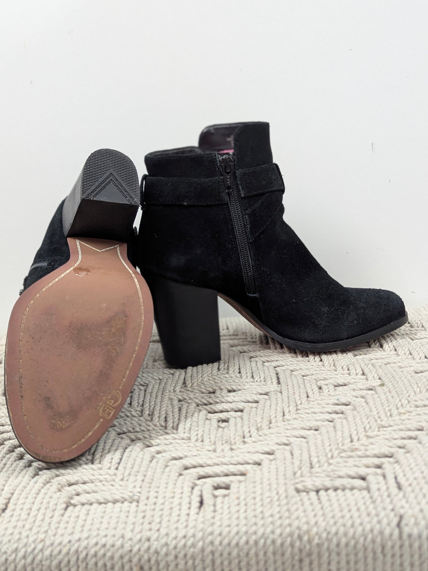 GIANNI BINI Black Suede Buckle Strap Block Heel Ankle Zip Booties Women’s 8.5