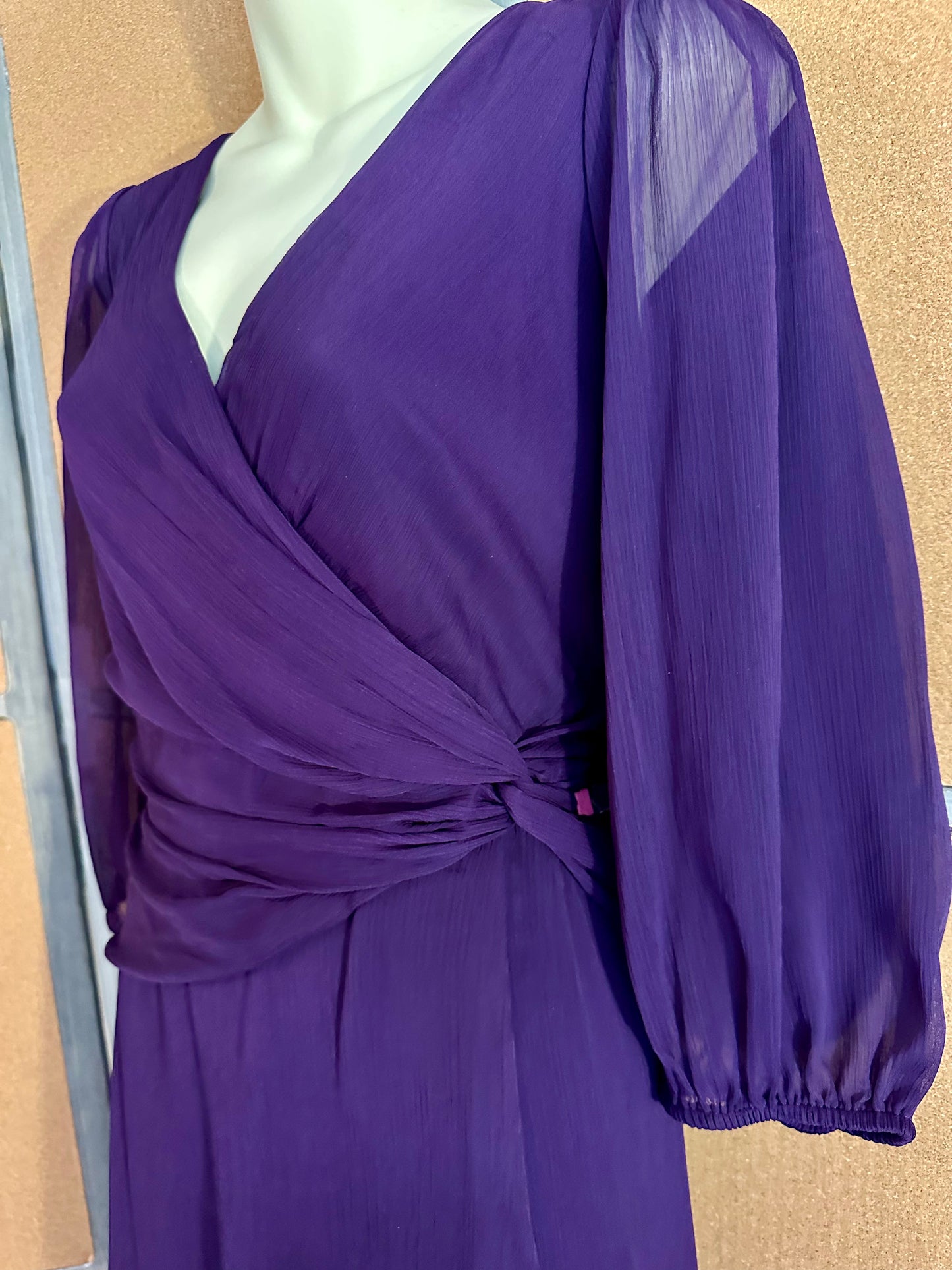 DKNY Purple Chiffon Fit & Flare Midi Dress 3/4 Sleeve Knot Front Sz 14DKNY Purple Chiffon Fit & Flare Midi Dress 3/4 Sleeve Knot Front Sz 14