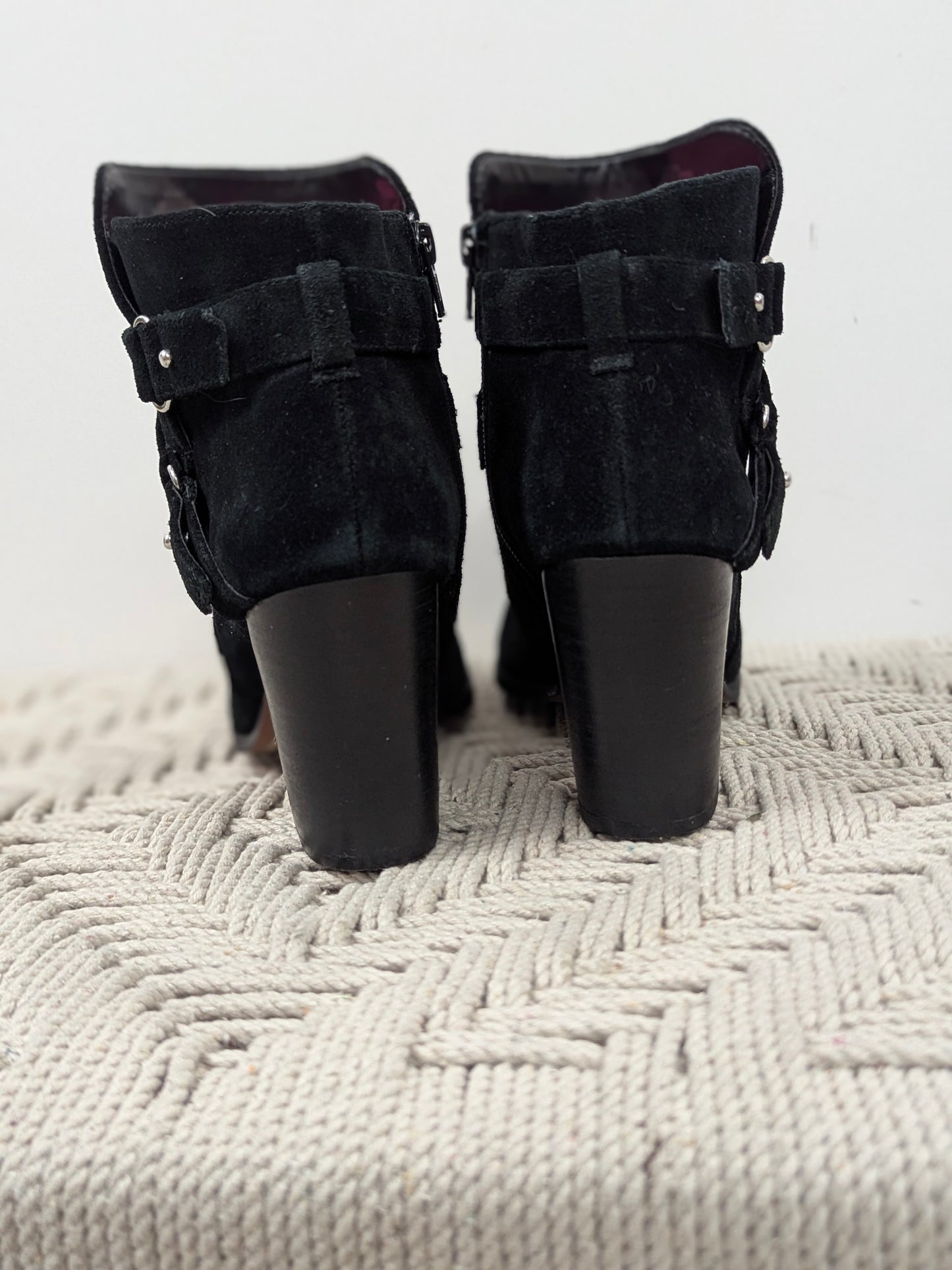 GIANNI BINI Black Suede Buckle Strap Block Heel Ankle Zip Booties Women’s 8.5