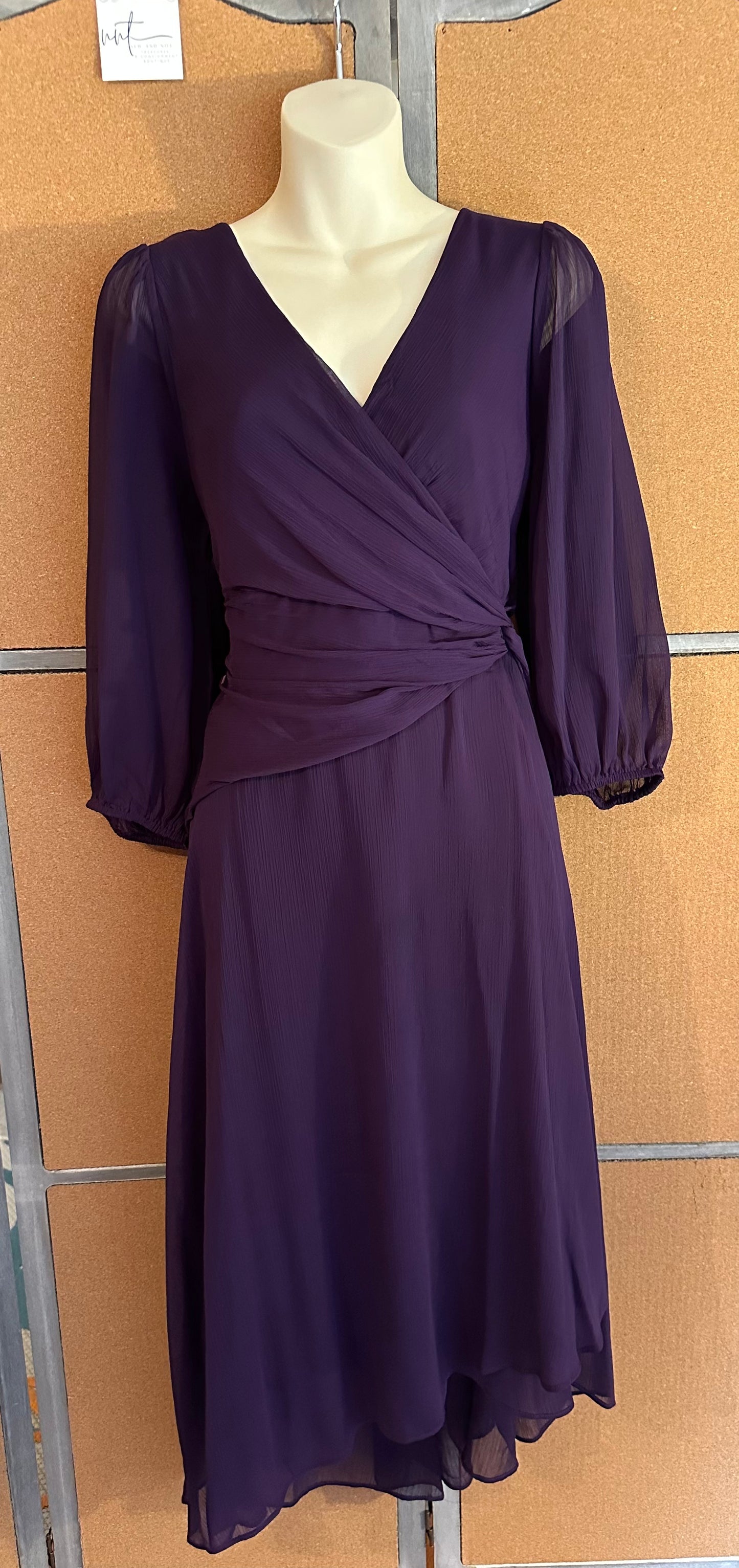 DKNY Purple Chiffon Fit & Flare Midi Dress 3/4 Sleeve Knot Front Sz 14DKNY Purple Chiffon Fit & Flare Midi Dress 3/4 Sleeve Knot Front Sz 14