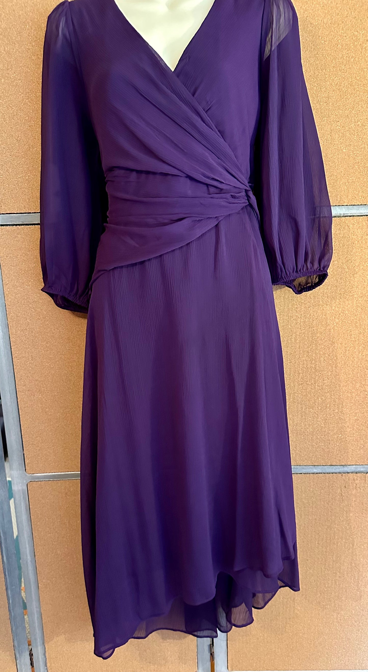 DKNY Purple Chiffon Fit & Flare Midi Dress 3/4 Sleeve Knot Front Sz 14DKNY Purple Chiffon Fit & Flare Midi Dress 3/4 Sleeve Knot Front Sz 14