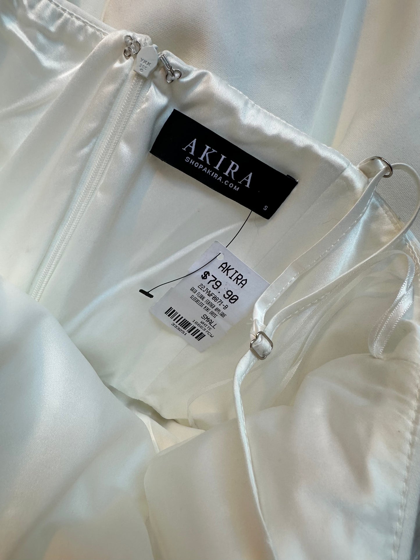 NWT Akira White 3D Floral Feather Cocktail Party Mini Dress Women’s Small