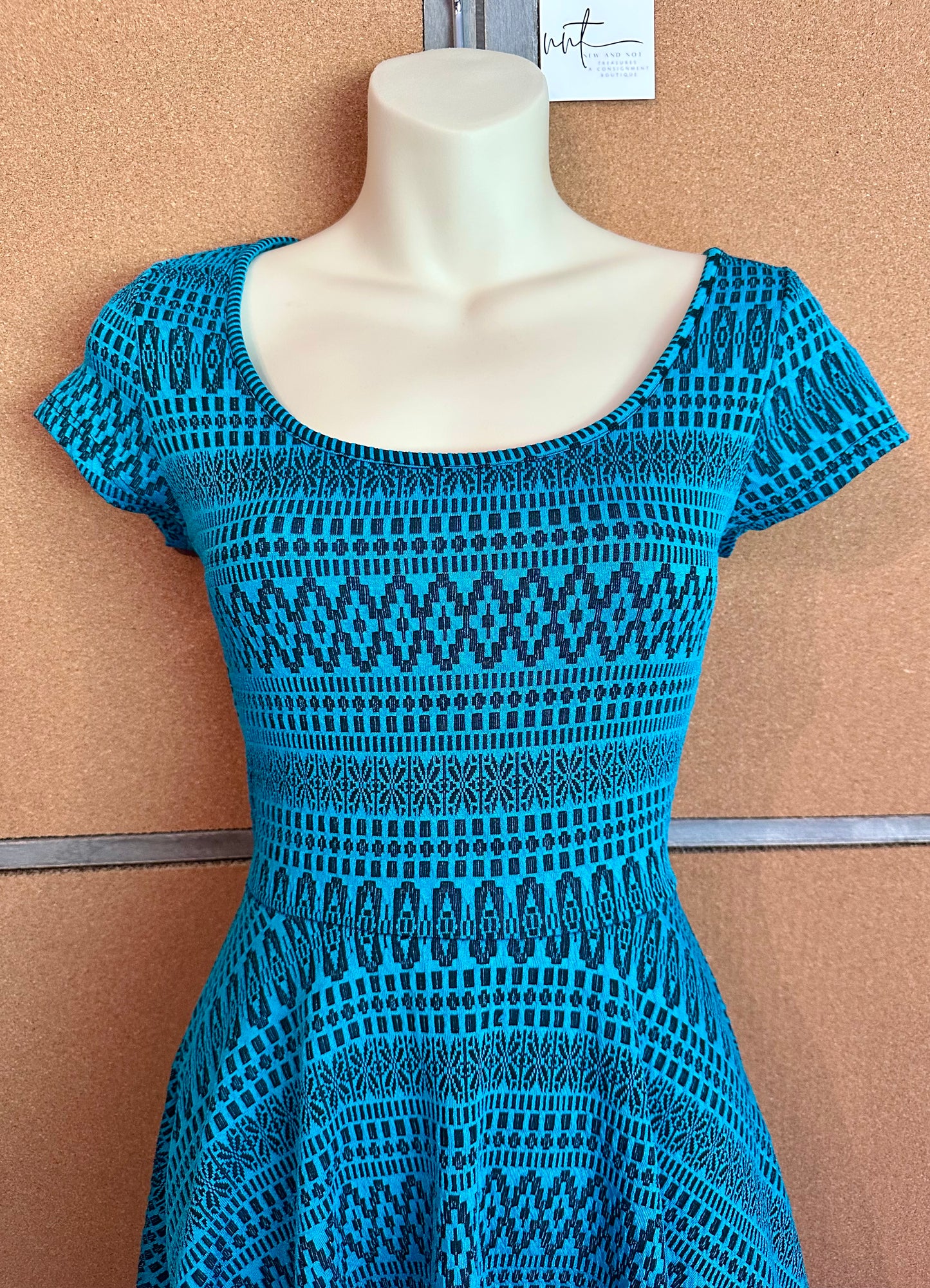 Banana Lemon Blue Black Aztec Print Fit & Flare Cap Sleeve Dress Women’s Small