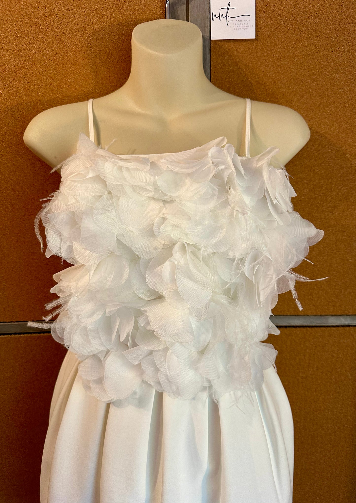 NWT Akira White 3D Floral Feather Cocktail Party Mini Dress Women’s Small