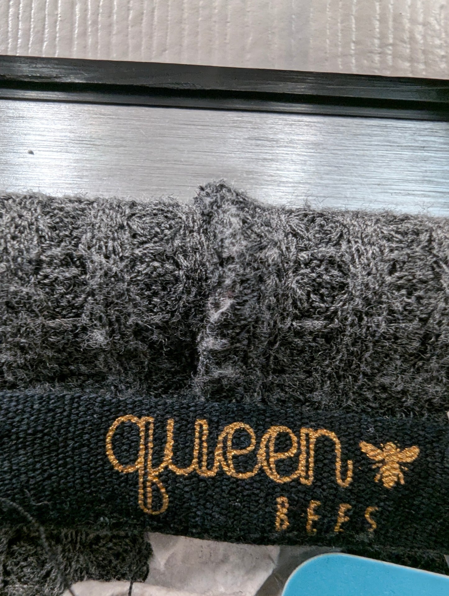 Queen Bees Long Sleeve Hoodie Size Large