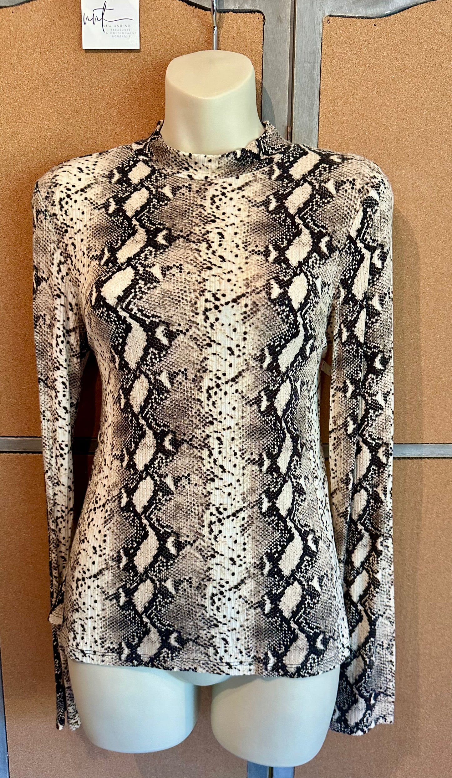 Love Streak Snake Print Ribbed Mock Neck Top Rayon Blend Long Sleeve Size Large