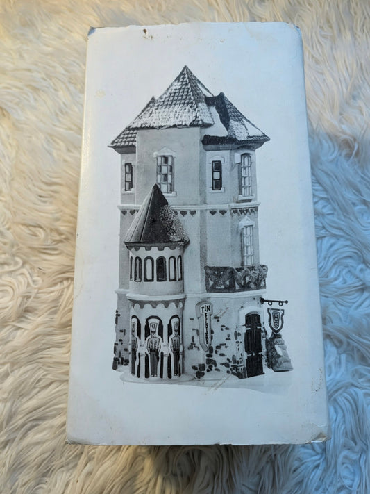 :
💂 RETIRED Department 56 "Tin Soldier Shop" 🎁
This highly collectible and retired piece is from the beloved Department 56 Heritage Village Collection, North Pole Series.