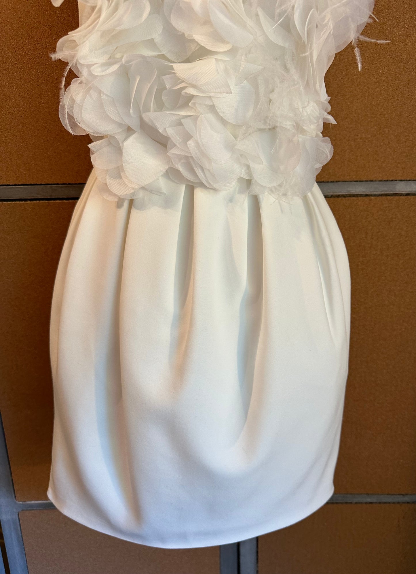 NWT Akira White 3D Floral Feather Cocktail Party Mini Dress Women’s Small