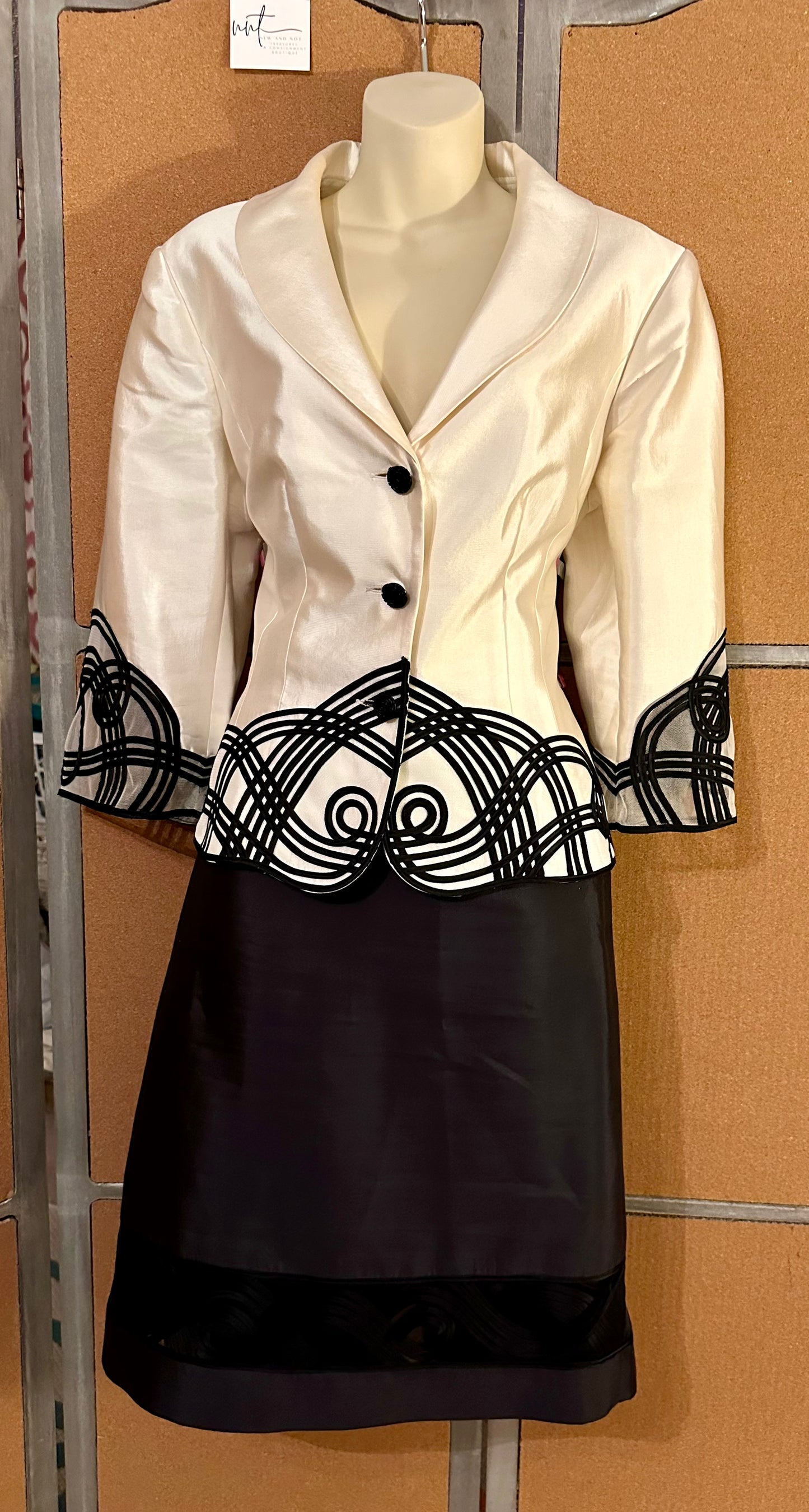 Adriana Papell Brown and White Floral Pattern in 12