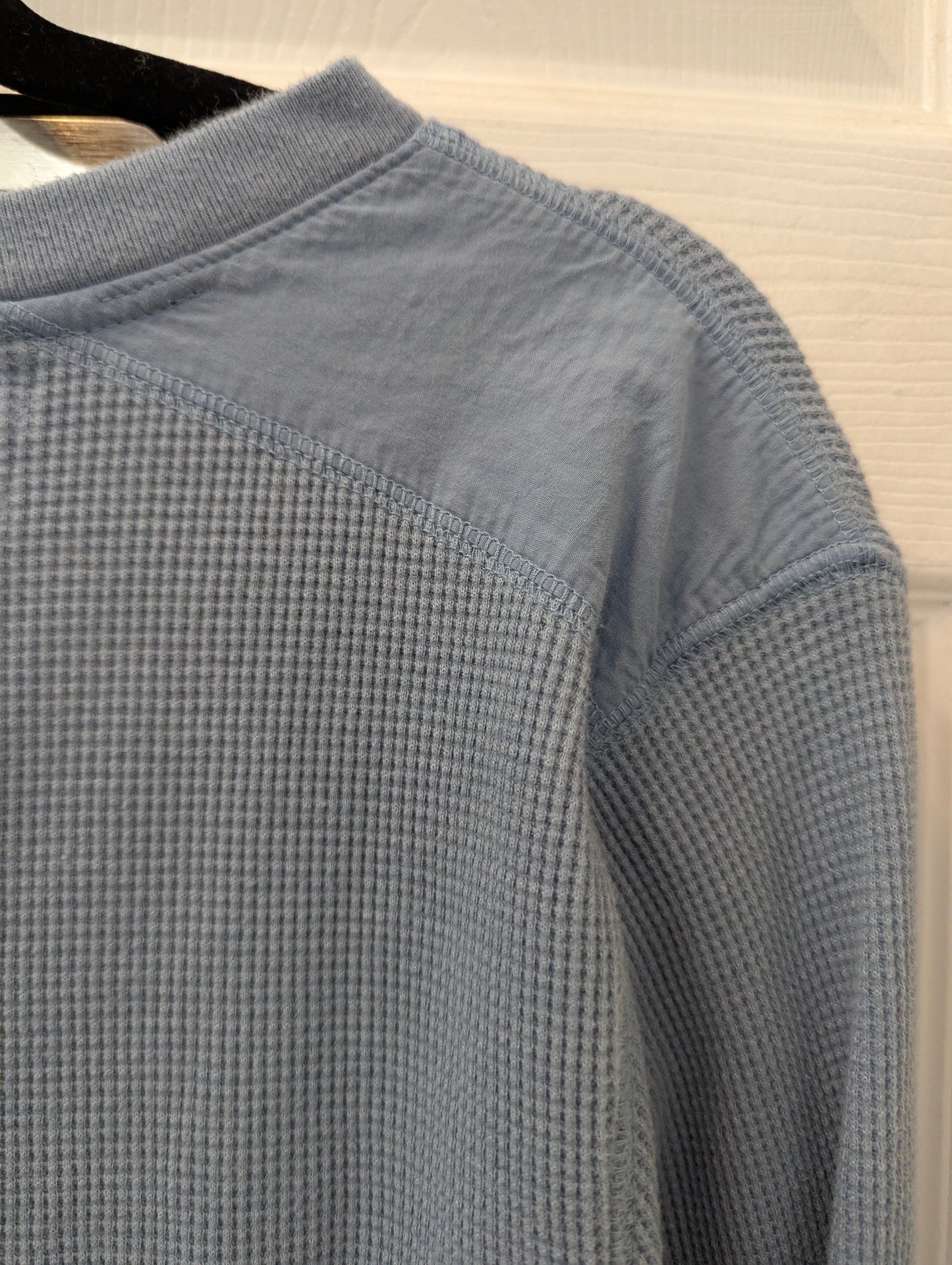 Banana Republic Gray Waffle Knit Long Sleeve Henley in M